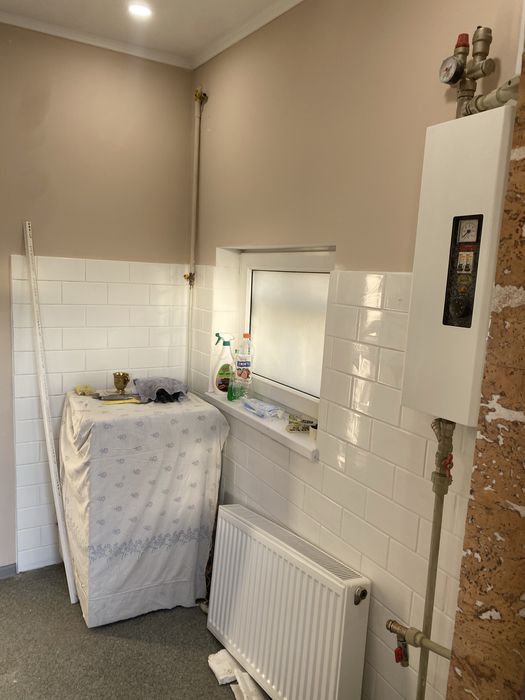 Частина будинку по вулиці Домбровського фасадна