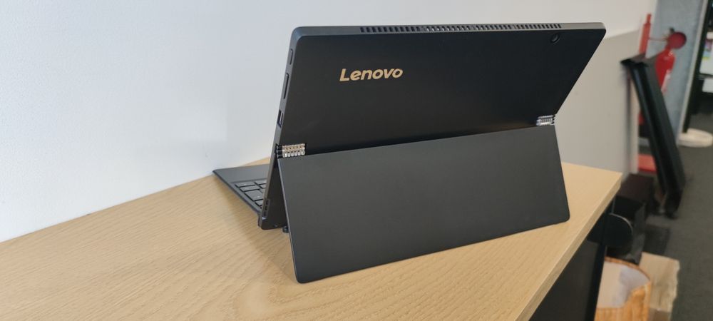 Lenovo MIIX 720 i5 7-GEN