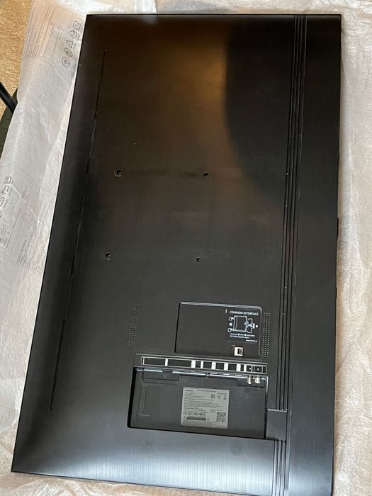 Samsung AU7100 50 дюймів