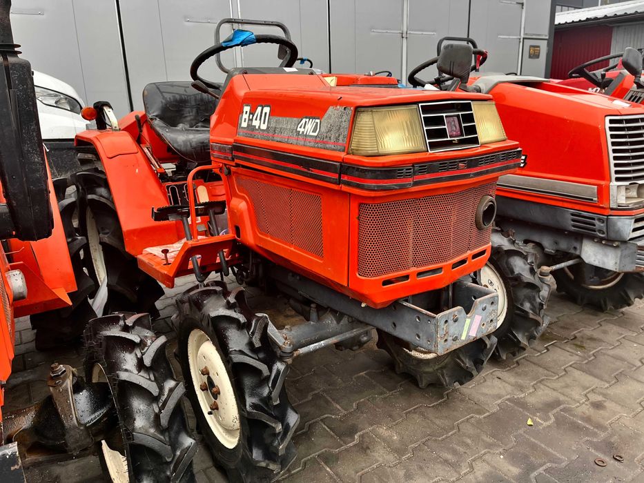 Японський мінітрактор Kubota B4