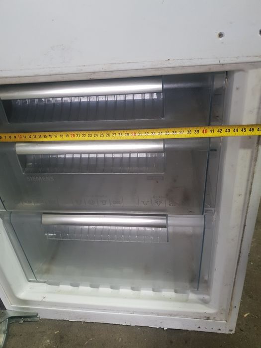 Комплектуючі, полички ,шухляди ,і інше до холодильника siemens.