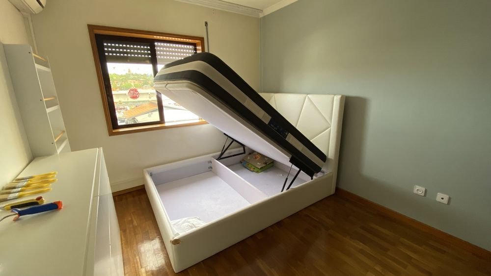 Cama casal e colchao