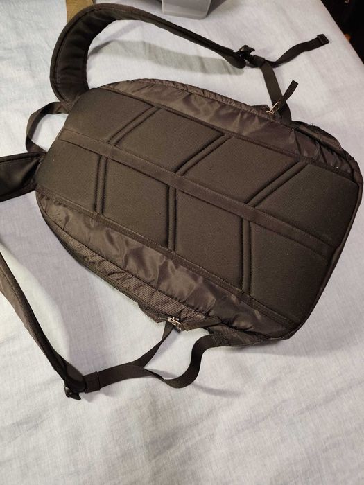 Mochila Thule EnRoute 18L – Laptop 15" – Preta