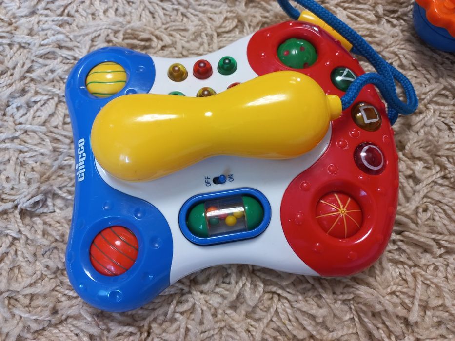 Іграшки Чіко/chicco/ жабка, телефон.