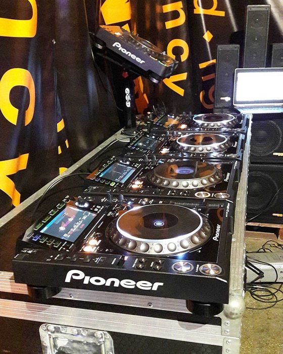 wynajem nagłośnienia, oświetlenia, sprzętu dla DJa