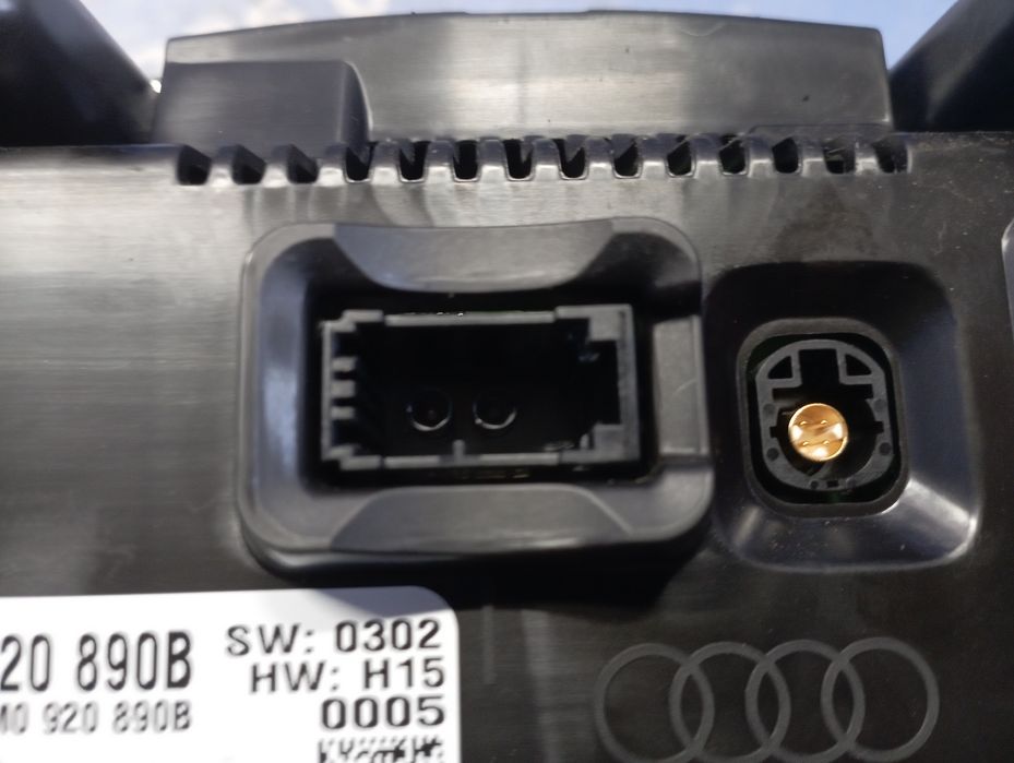 Щиток приладів Audi Q7 4M 3.0 TFSI Ауді Ку7 панель приборов приборка оригінал б/у