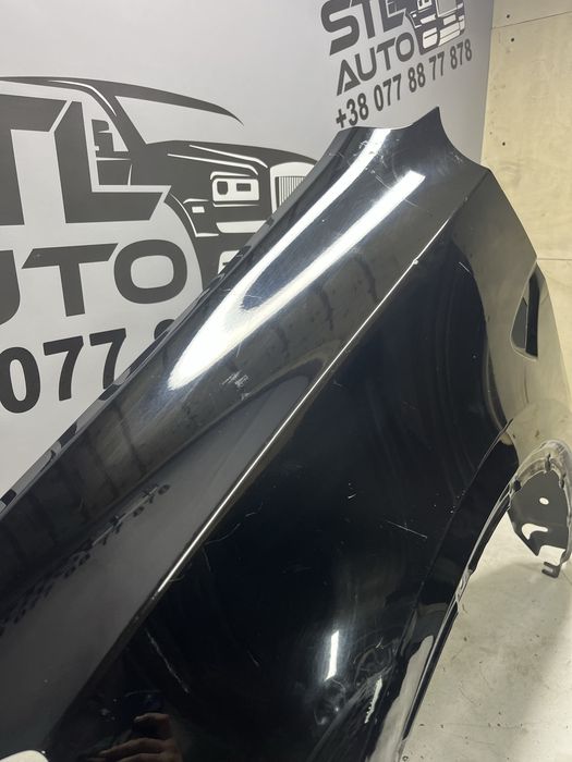 Ліве крило Tesla Model Y