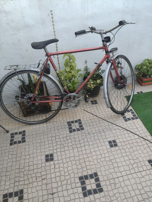 Vende bicicleta antiga