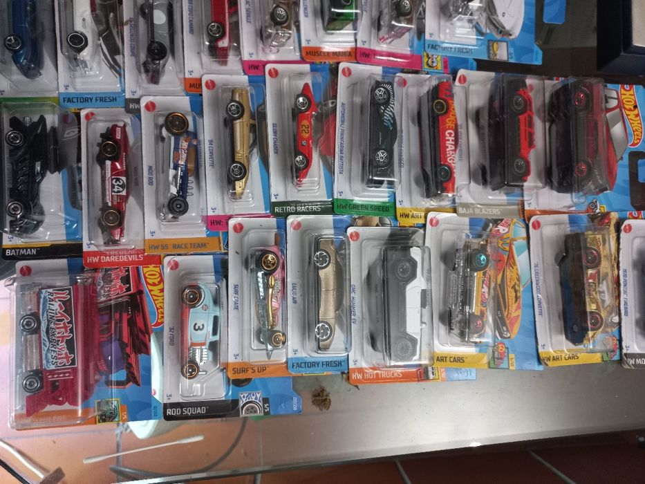 Hot Wheels mais de 100