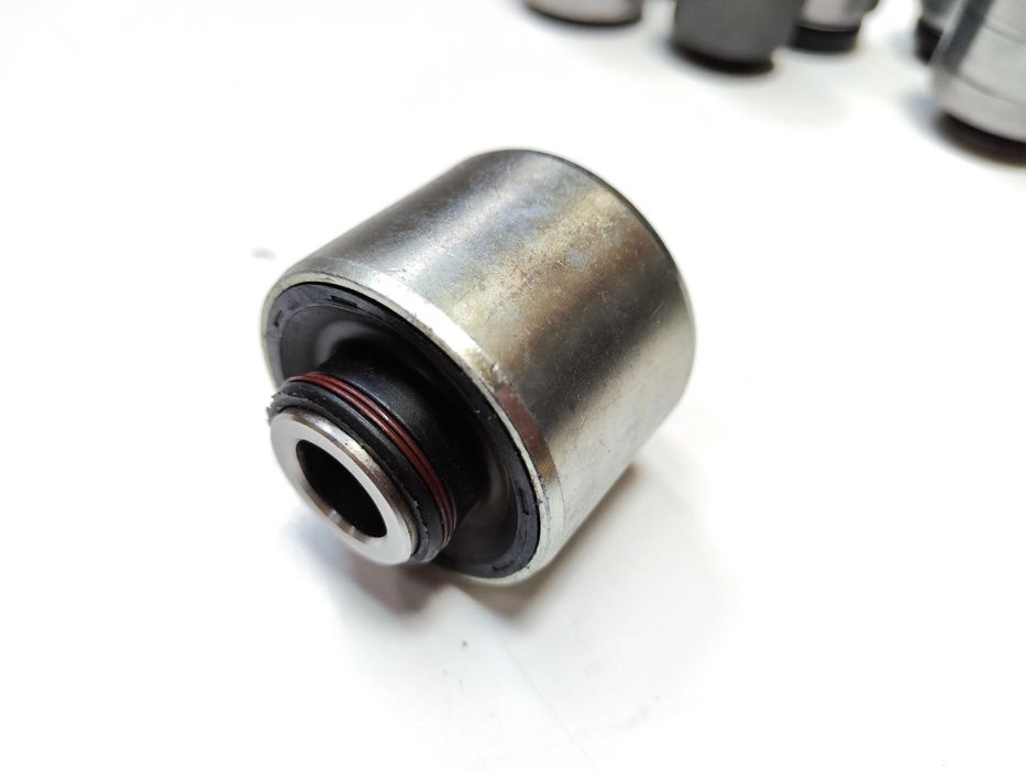 Сайлентблок заднего рычага задней цапфы плавающий Jeep Cherokee KL