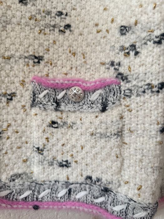 Sliczny sweterek chanel kremowy