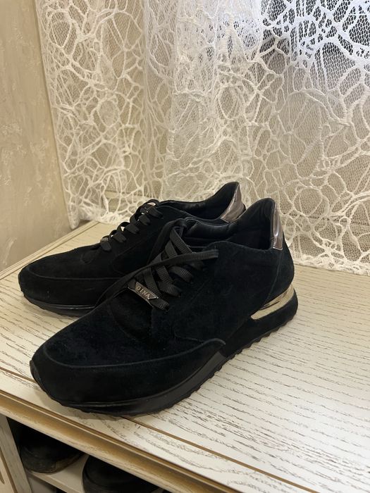 Кросівки, натуральна замш