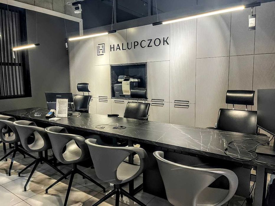 zabudowa biurowa szafy biurka oraz kontenerki Halupczok
