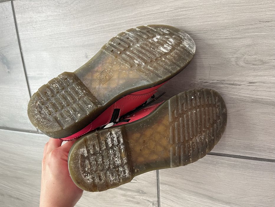 Różowe Dr Martens