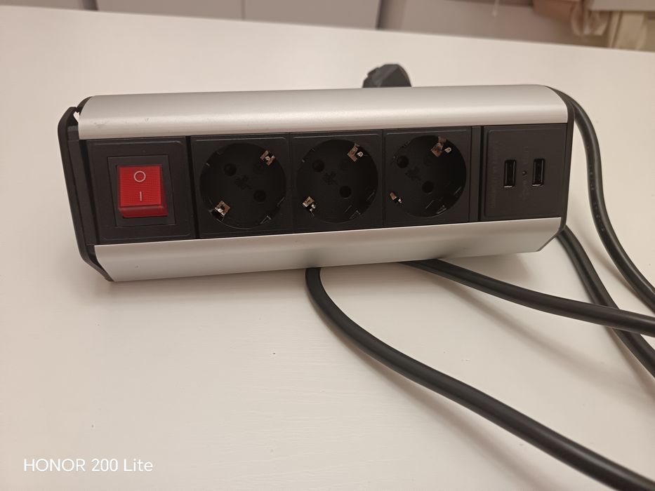 przedłużacz elektryczny   czarny