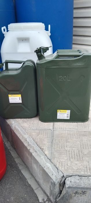 Каністри 20л та 25л б/у, бочки б/у