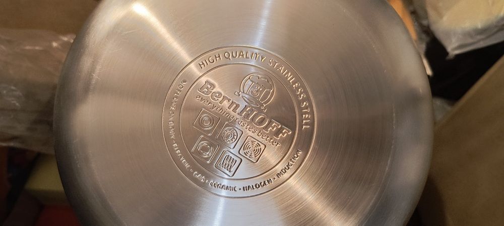 Nowy czajnik stalowy