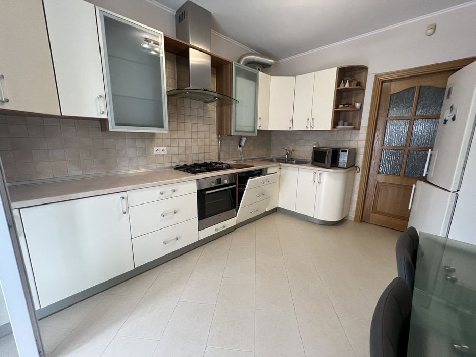 Оренда 3-кімнатної квартири м. Львів вул. Роксоляни