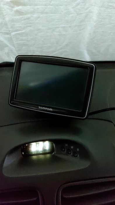 TomTom GPS Device64354230921474121