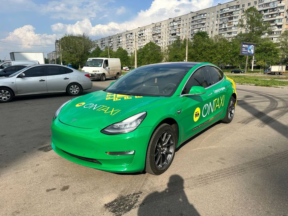 Аренда авто Tesla Model 3