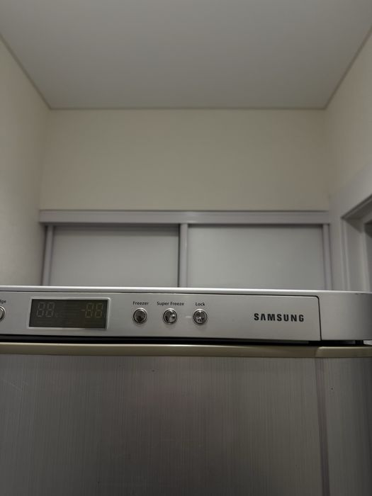 Холодильниа Samsung (no frost)