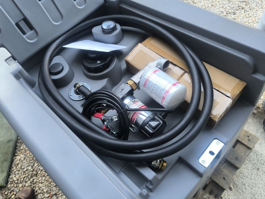 Tanque de combustível de mais de  400l com  bomba de 12v