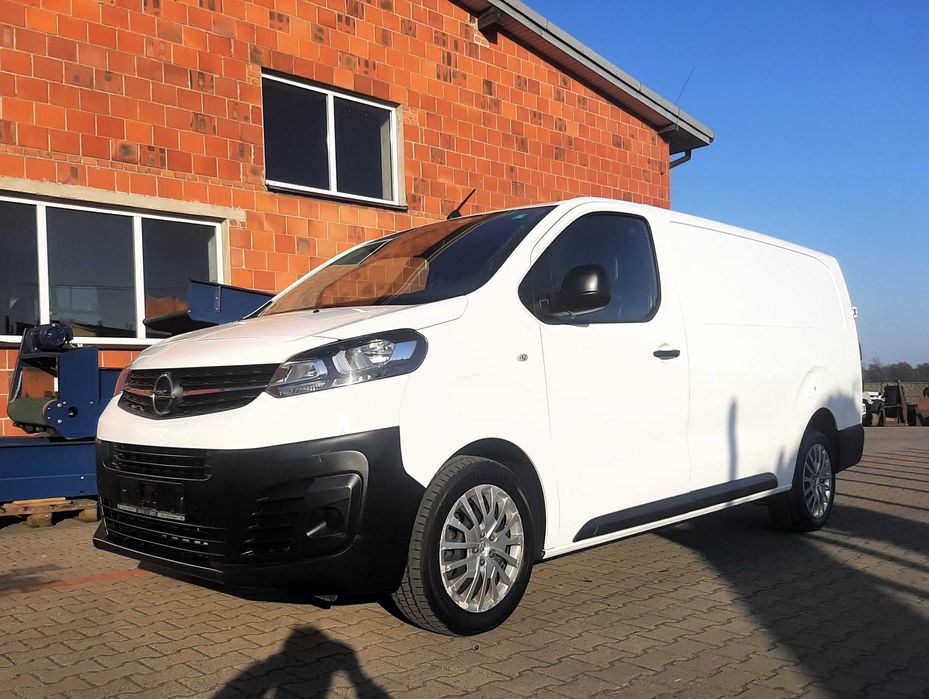 Opel VIVARO Lang Expert Jumpy Proace 3 osobowy HAK 2500kg