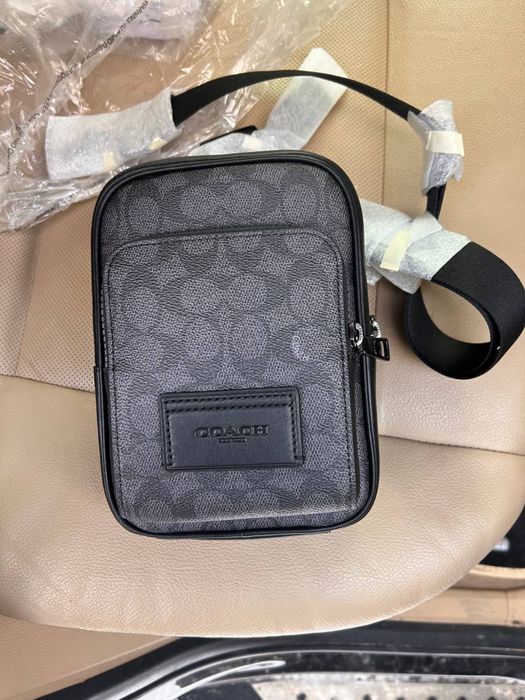 Coach Track Pack In Signature Canvas: 7 399 грн. - Кожаные сумки