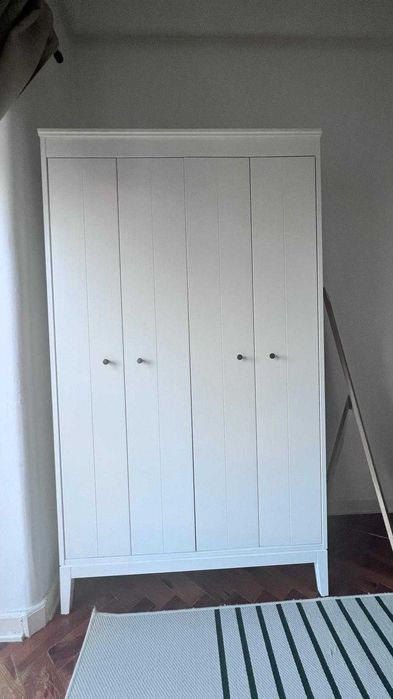 Roupeiro branco Ikea gama IDANÄS