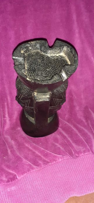 Estátua Africana / Cinzeiro -Madeira