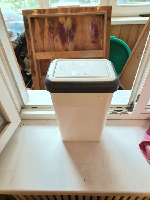 Ведро для мусора с крышкой мини