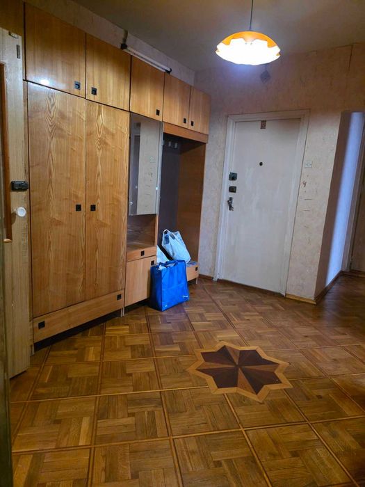 Продам 3-к. квартиру с газовою плитою біля м. Масельского, пр. Героїв Харкова 254 а