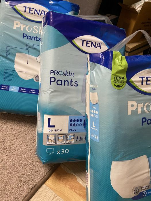 Trzy paczki  majtek chlonnych .60 zl za paczke