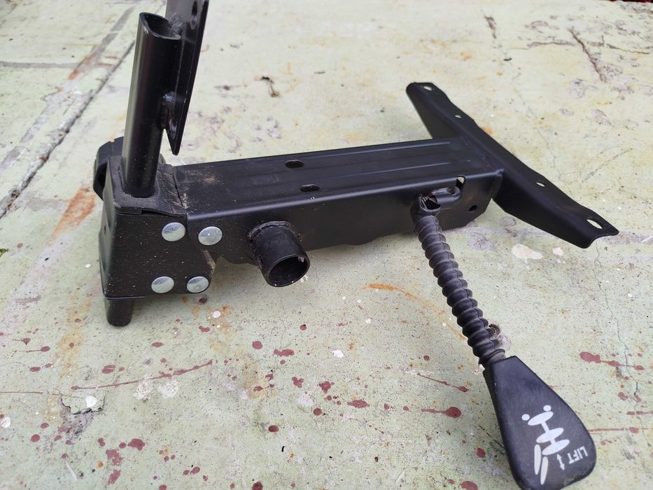 Механізм офісного крісла на відновлення