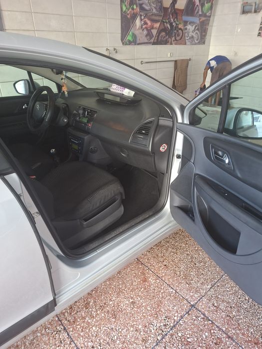 Citroën C4 1.6  .