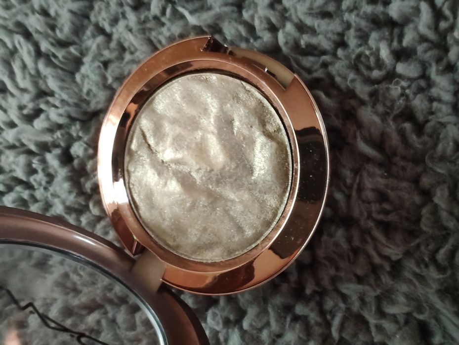 Cień Mac White Haute