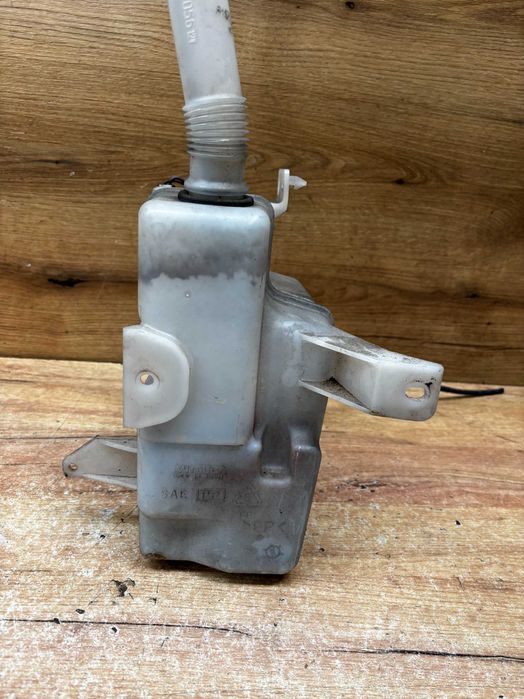 Zbiorniczek spryskiwaczy Mitsubishi Outlander II