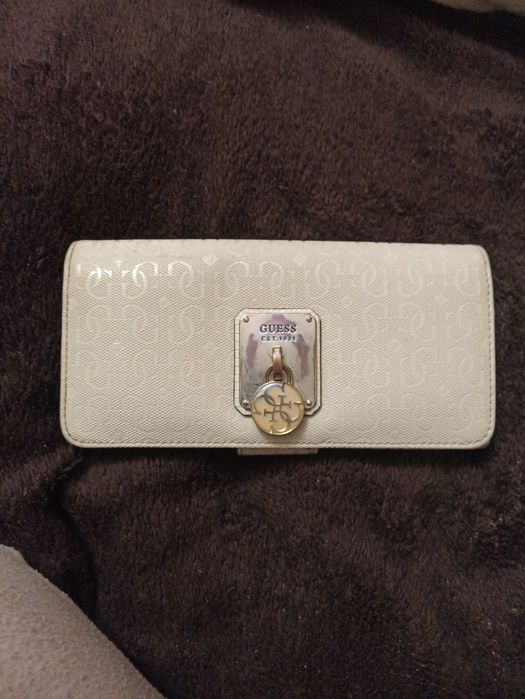 Гаманець бренду GUESS