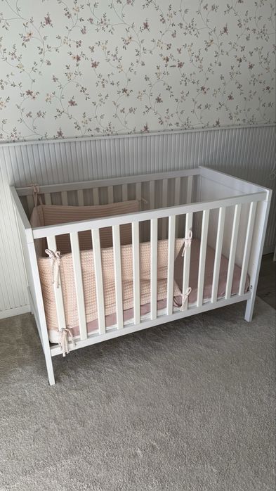Berço IKEA SUNDVIK + colchão JÄTTETRÖTT 60 × 120