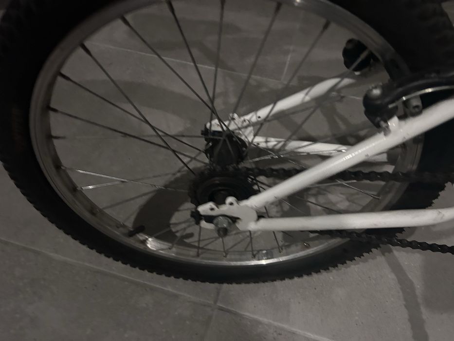 Bicicleta de trekking crianca. Roda 20. Decathlon