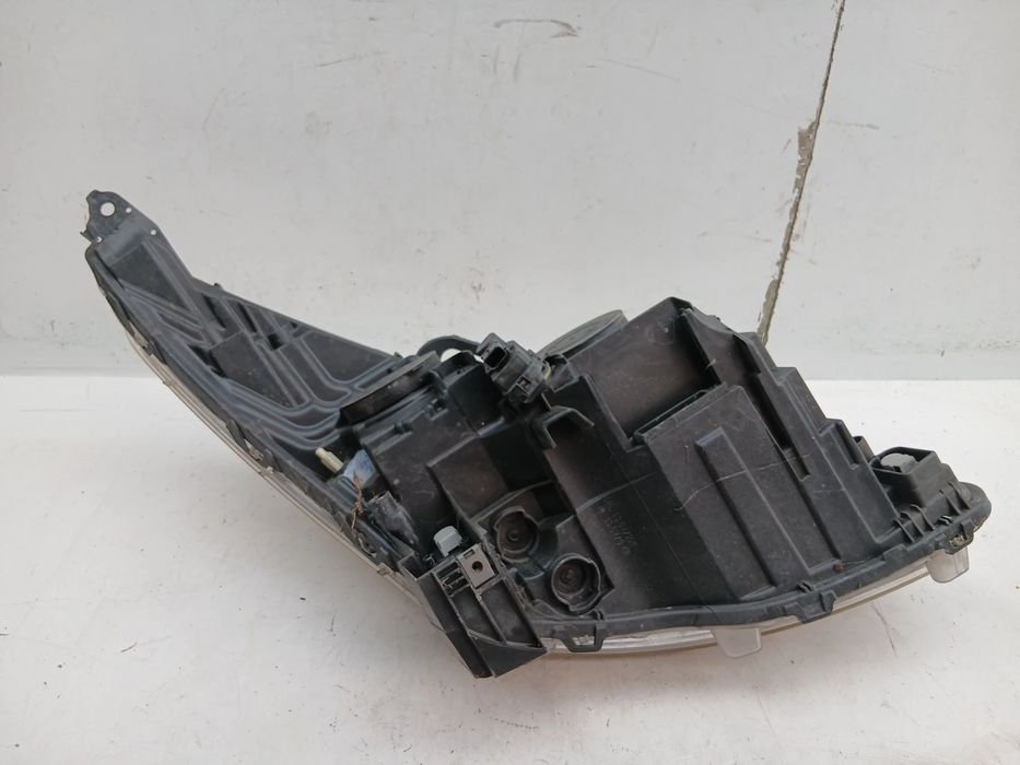 Ótica / farol esquerda PEUGEOT 3008 I (0U_)