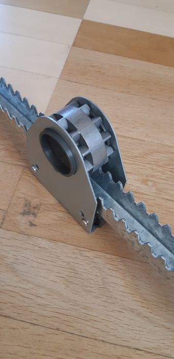 Зубчатый толкатель форточки для теплиц. Виштовхувач для теплиць.