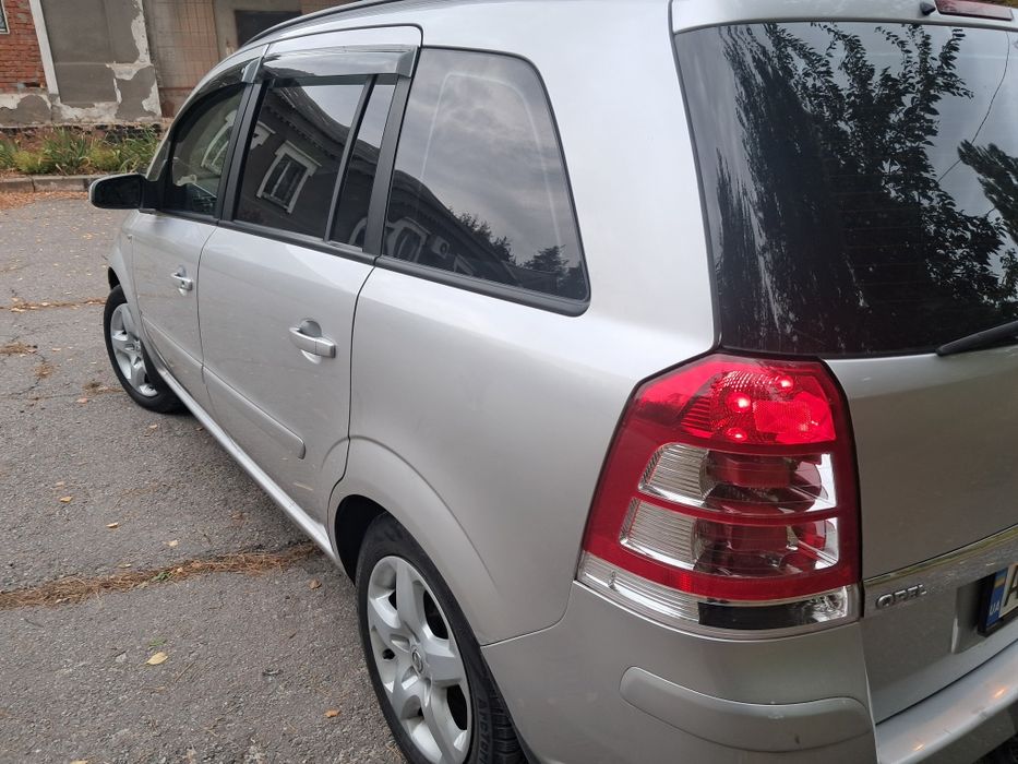 Opel Zafira 2008. Газ