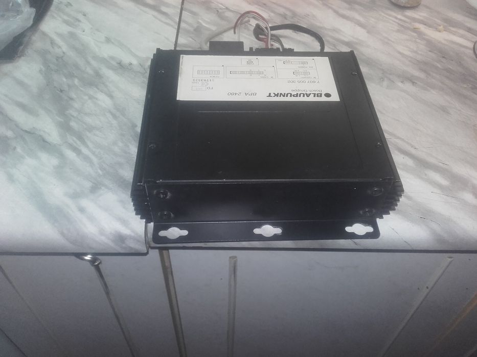 Wzmacniacz autobusowy BLAUPUNKT