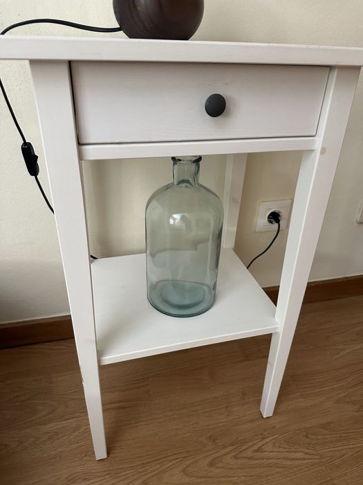 Mesa de cabeceira Ikea