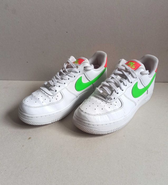 Damskie buty Nike WMNS Air Force 1 07 roz.37,5 SUPER STAN