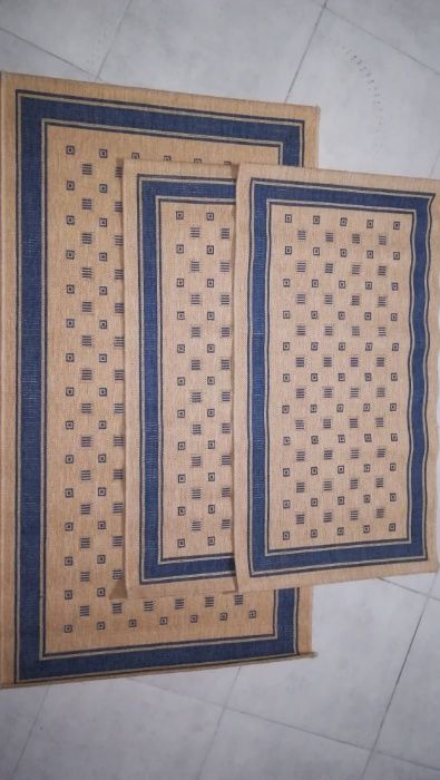 vendo conjunto de três tapetes de quarto