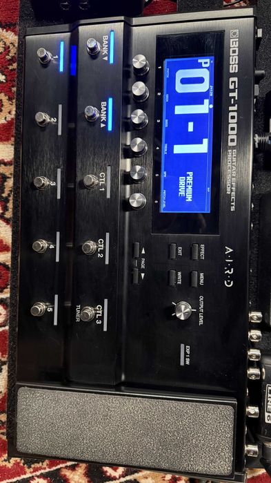 BOSS GT-1000 - Multiefekt gitarowy/basowy