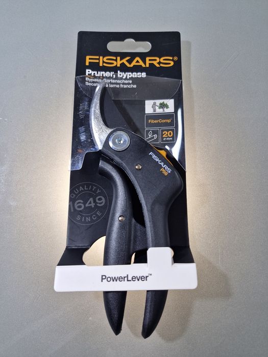 Sekator dźwigniowy nożycowy Fiskars PowerLever P56.