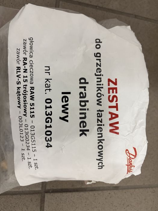 Danfoss Zestaw do grzejników łazienkowych drabinek lewy